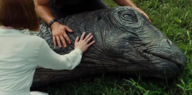 12 Jurassic-World apatosaure